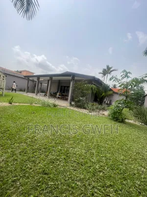 3chbre Villa dans Francis Gweh, Cocody à Louer