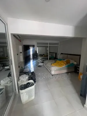 3chbre Villa dans Francis Gweh, Cocody à Louer