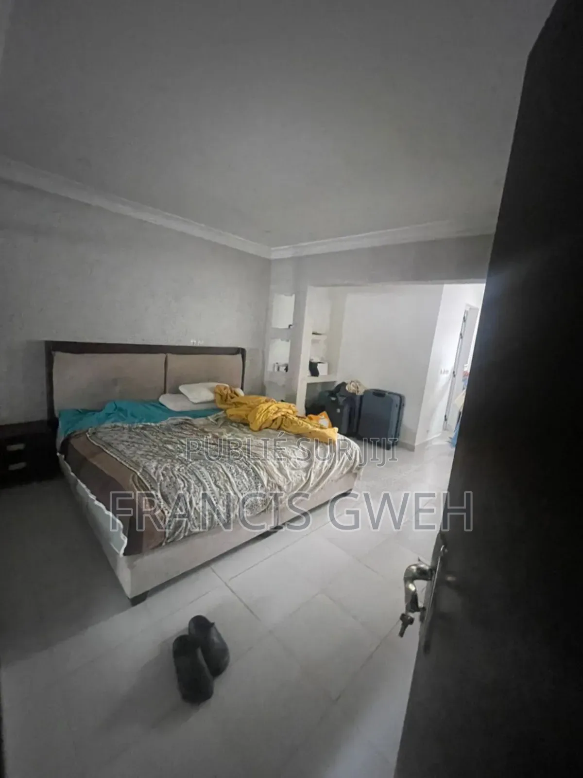 3chbre Villa dans Francis Gweh, Cocody à Louer