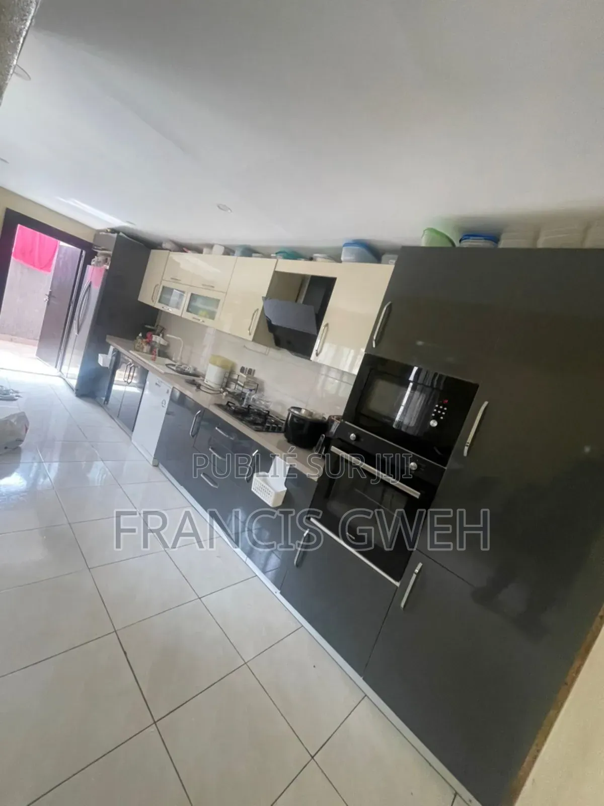 3chbre Villa dans Francis Gweh, Cocody à Louer