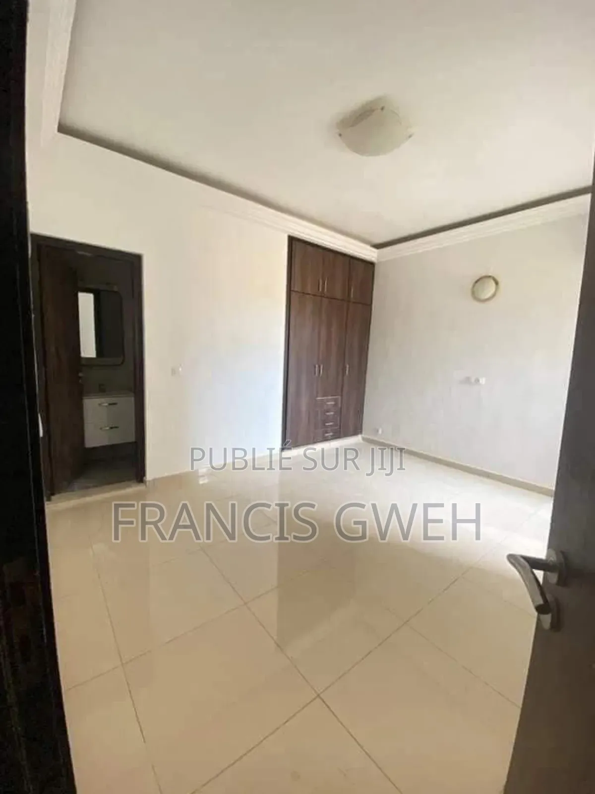 2chbre Appartement dans Francis Gweh, Cocody à Louer