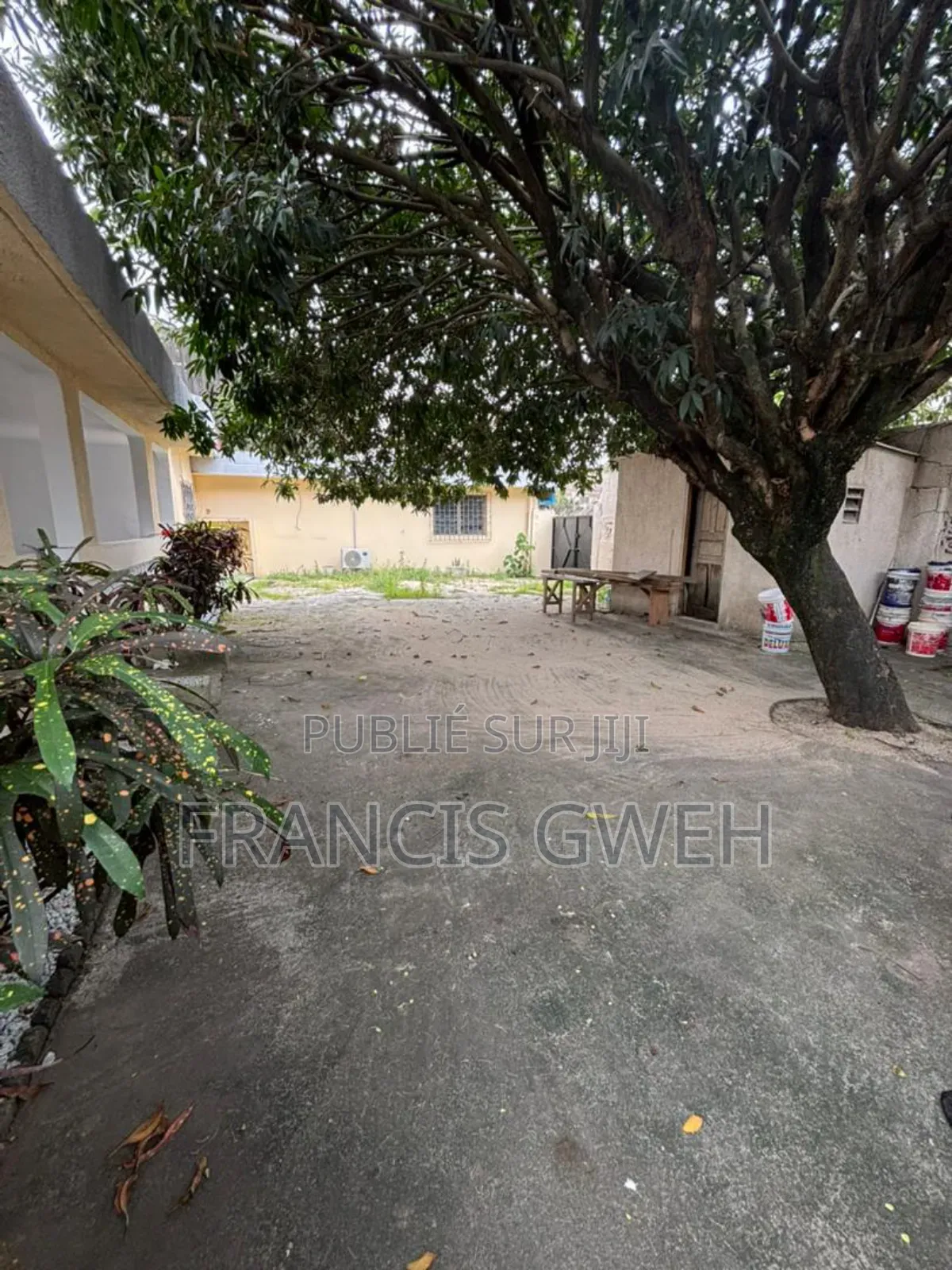 6chbre Villa dans Francis Gweh, Cocody à Louer