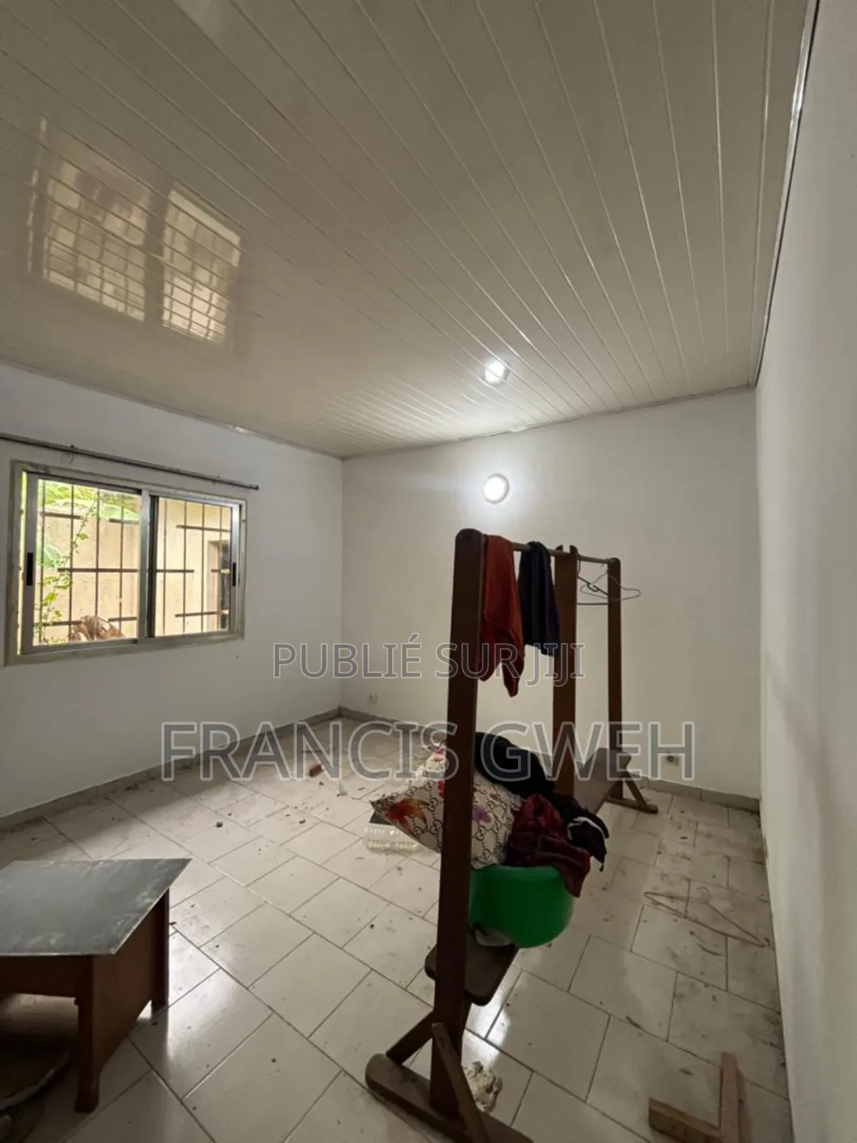 6chbre Villa dans Francis Gweh, Cocody à Louer