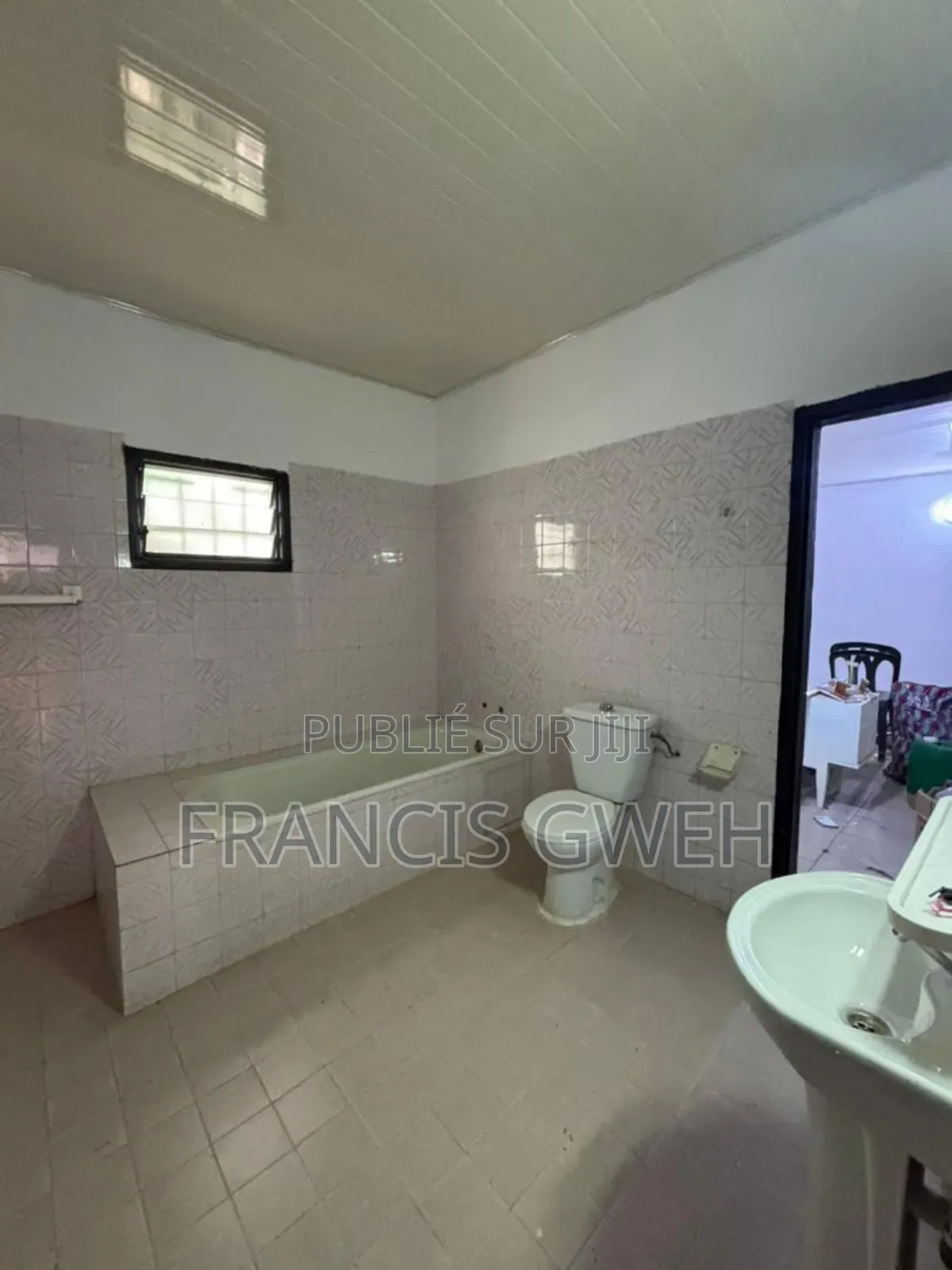 6chbre Villa dans Francis Gweh, Cocody à Louer