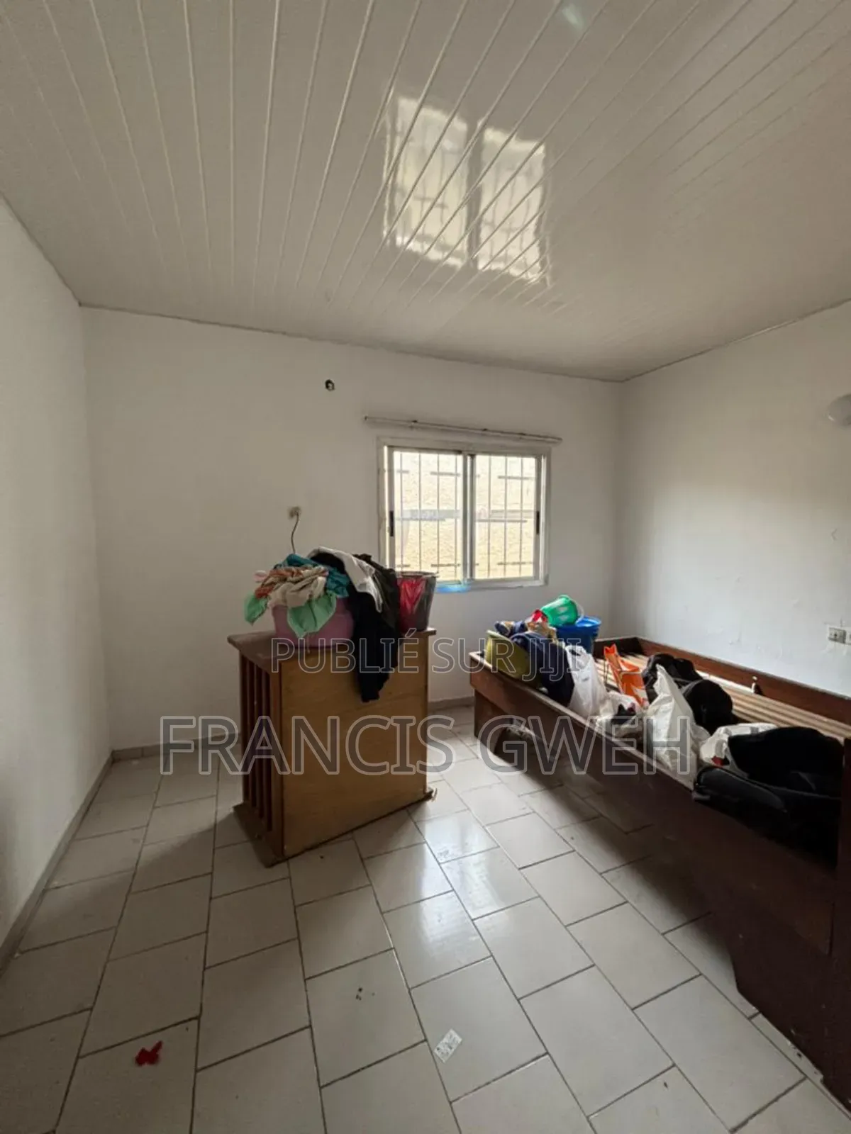 6chbre Villa dans Francis Gweh, Cocody à Louer