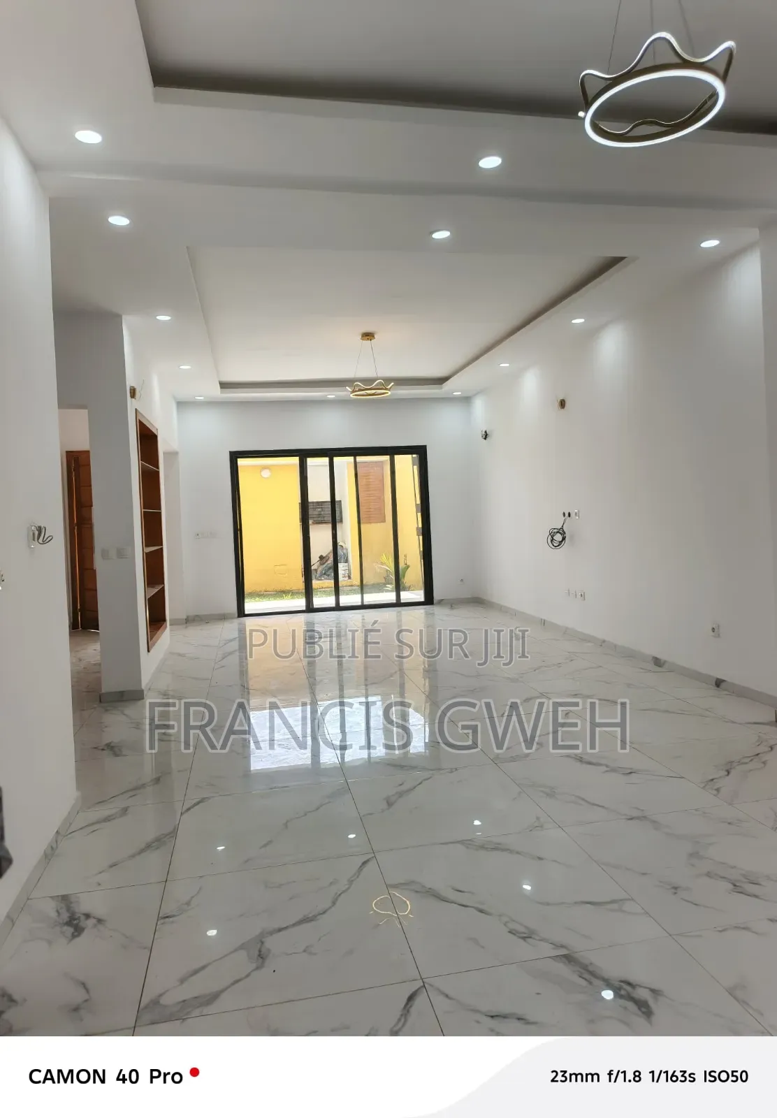 4chbre Duplex dans Francis Gweh, Cocody à Louer