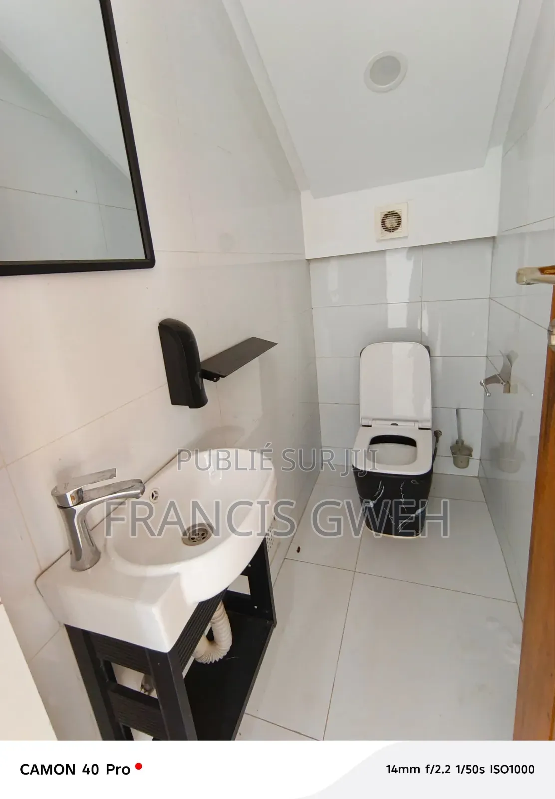 4chbre Duplex dans Francis Gweh, Cocody à Louer