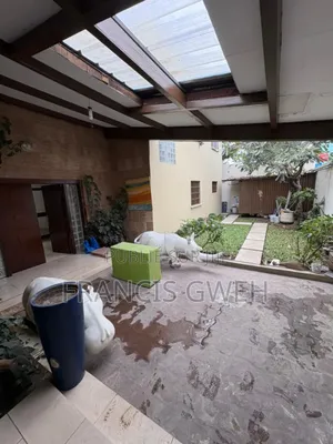 5chbre Duplex dans Francis Gweh, Cocody à Louer