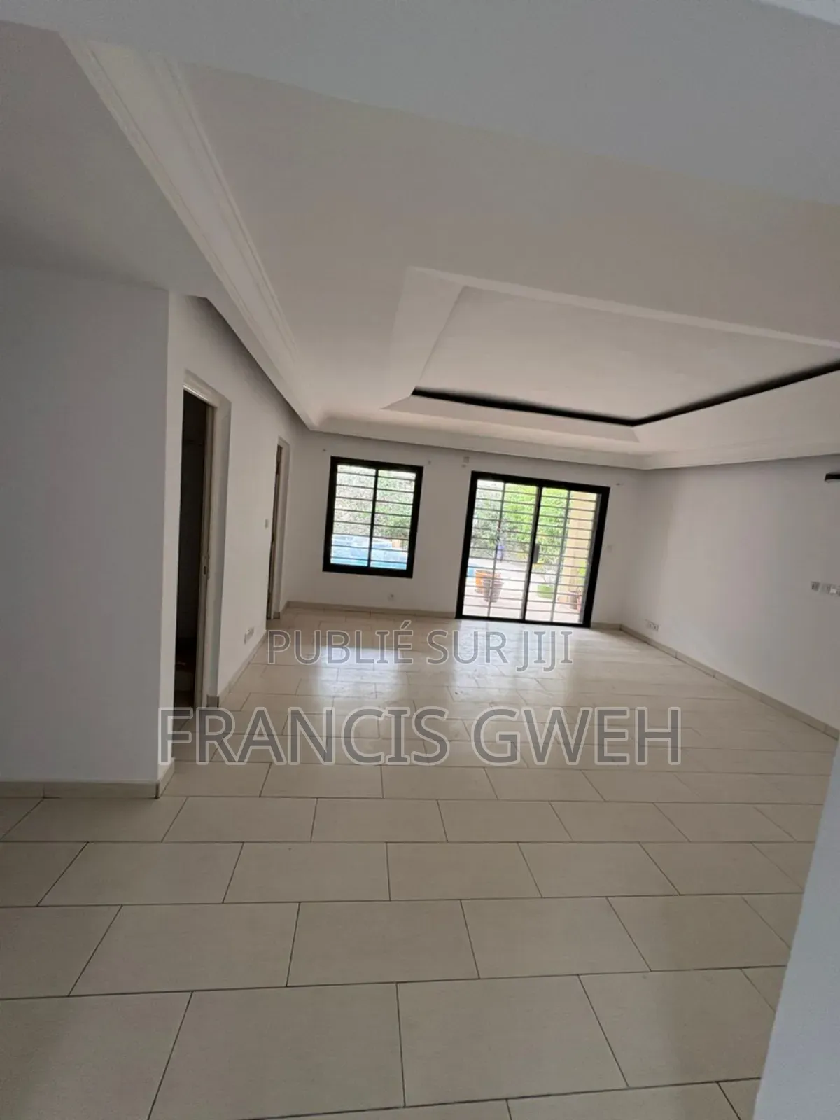 5chbre Duplex dans Francis Gweh, Cocody à Louer