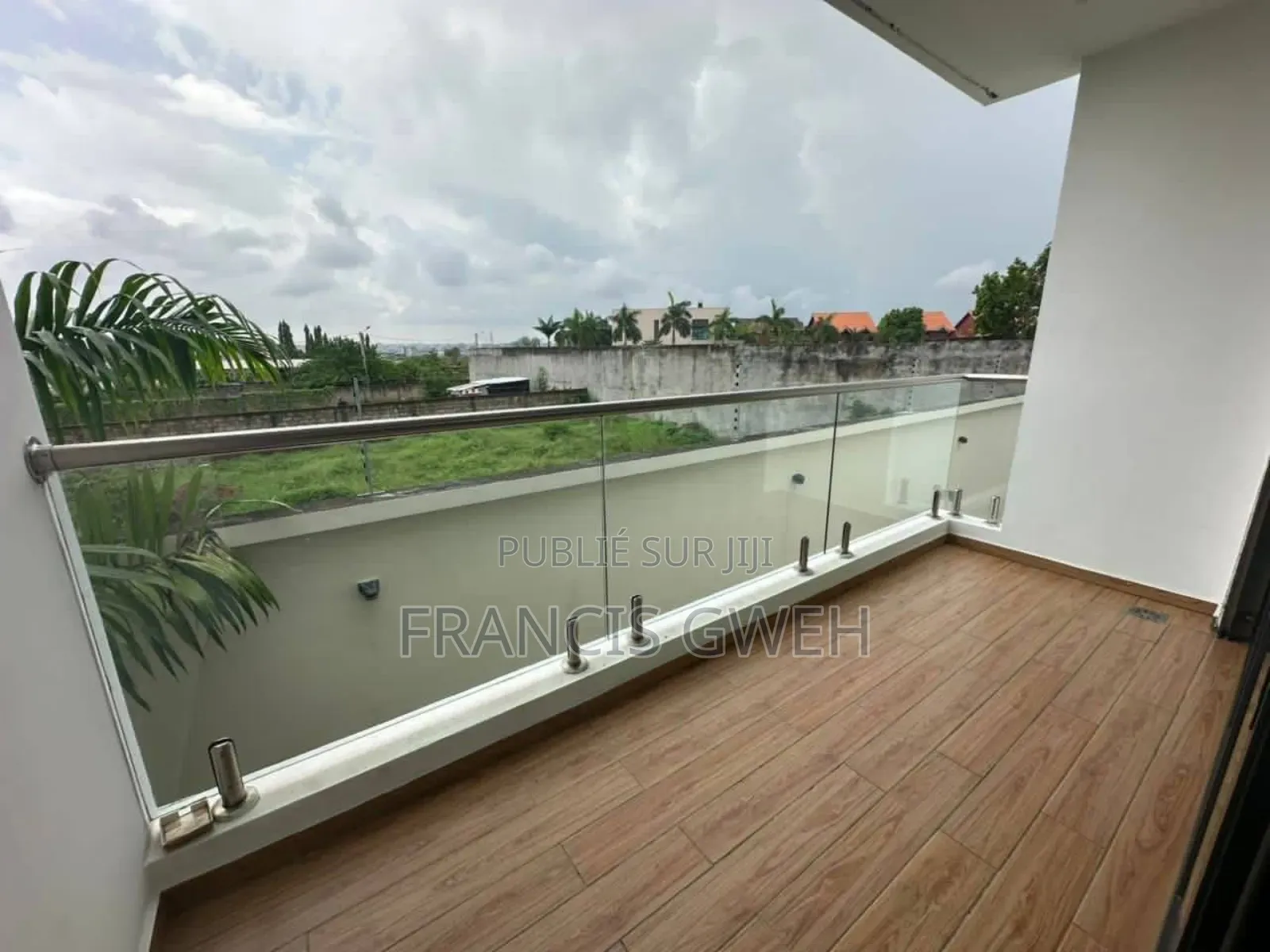 3chbre Appartement dans Francis Gweh, Cocody à Louer