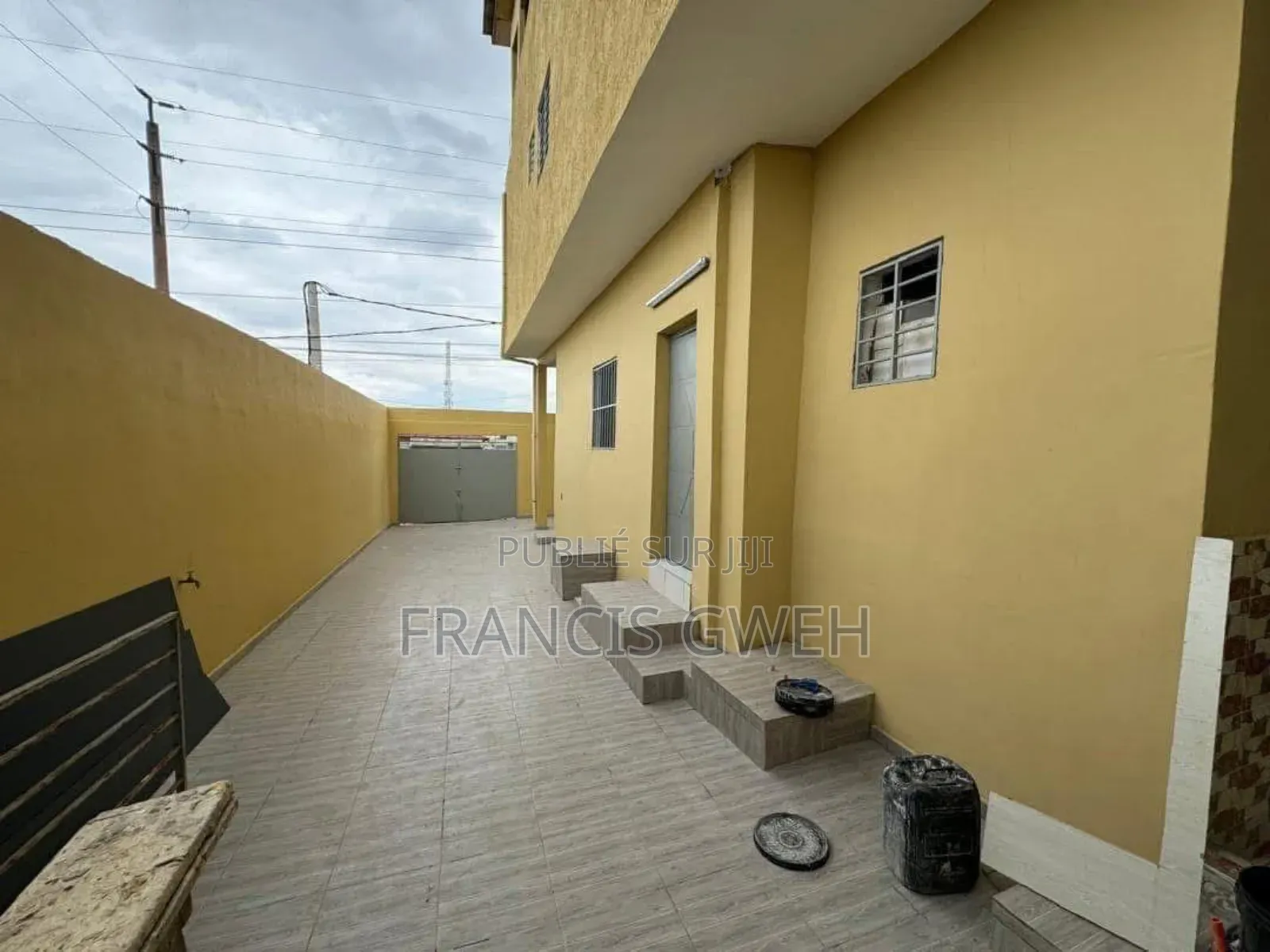 4chbre Duplex dans Francis Gweh, Cocody à Louer