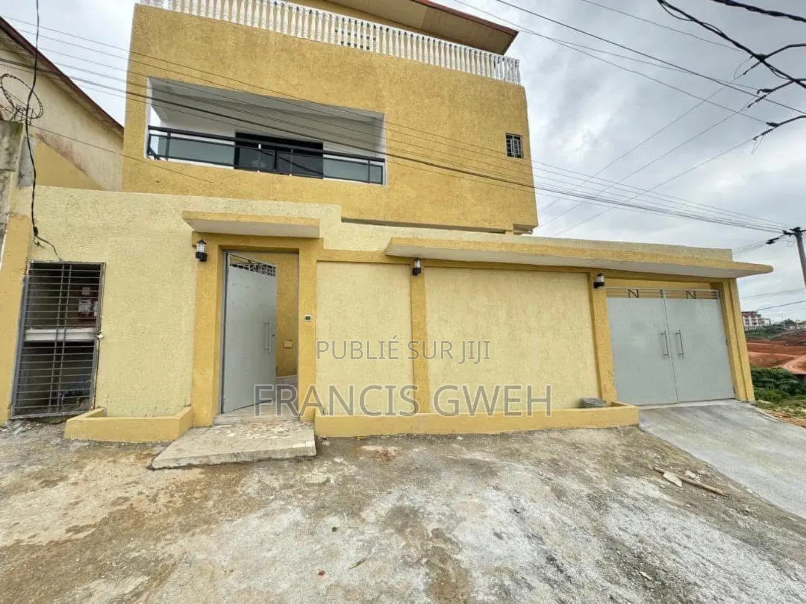 4chbre Duplex dans Francis Gweh, Cocody à Louer