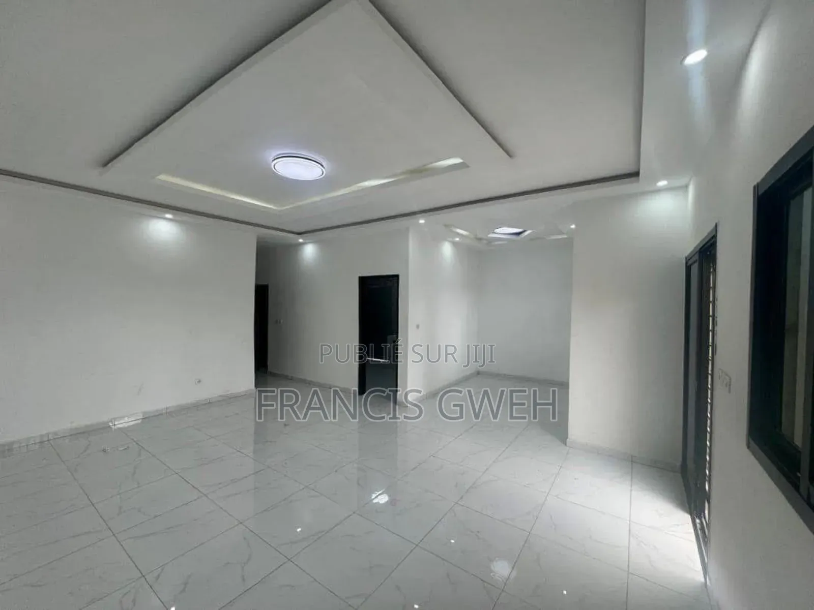 4chbre Duplex dans Francis Gweh, Cocody à Louer