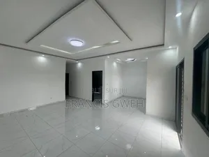 4chbre Duplex dans Francis Gweh, Cocody à Louer