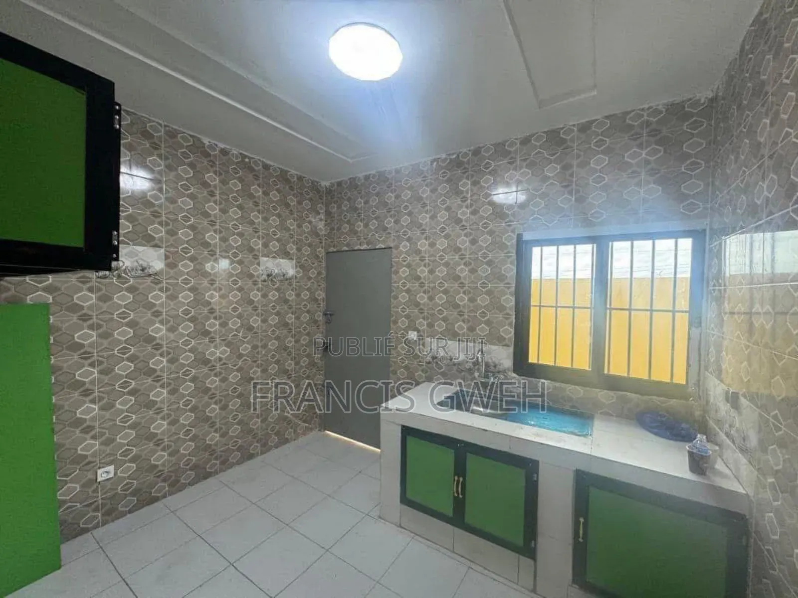 4chbre Duplex dans Francis Gweh, Cocody à Louer