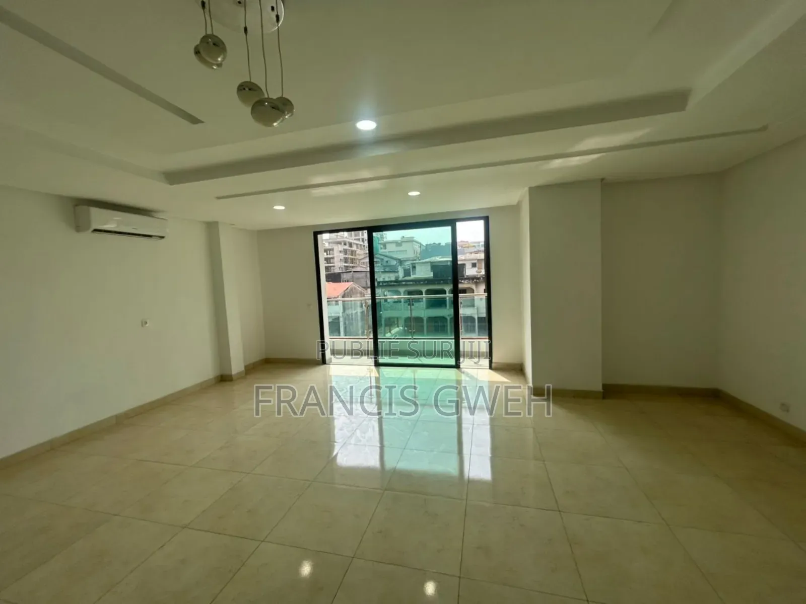 2chbre Appartement dans Francis Gweh, Cocody à Louer