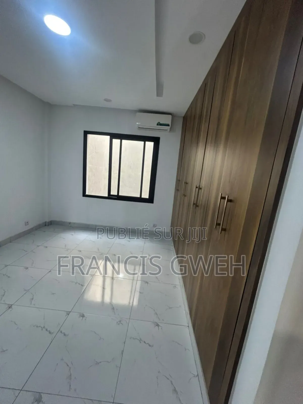 2chbre Appartement dans Francis Gweh, Cocody à Louer