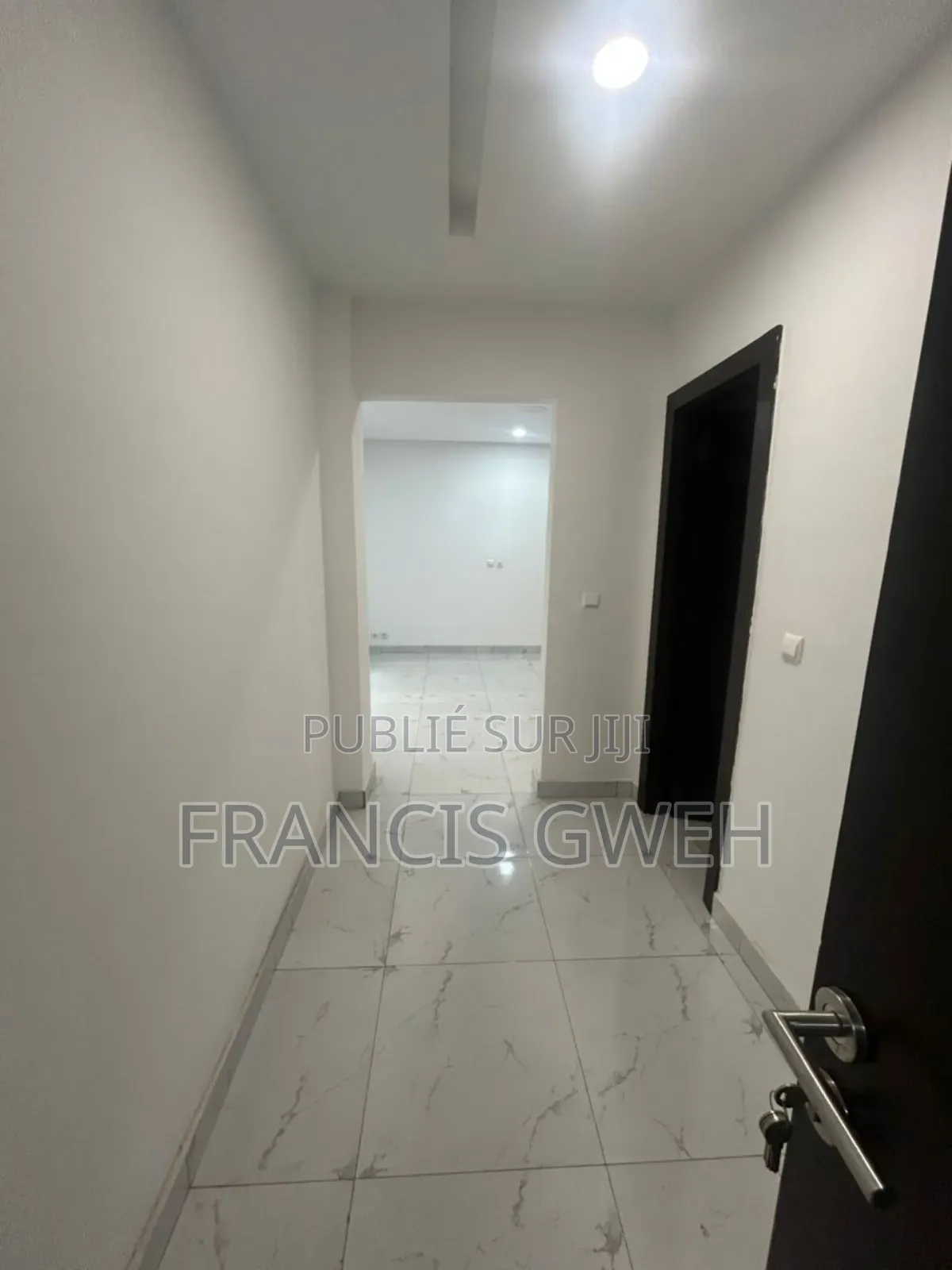 2chbre Appartement dans Francis Gweh, Cocody à Louer