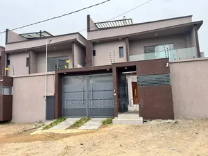 5chbre Duplex dans Francis Gweh, Cocody à Louer