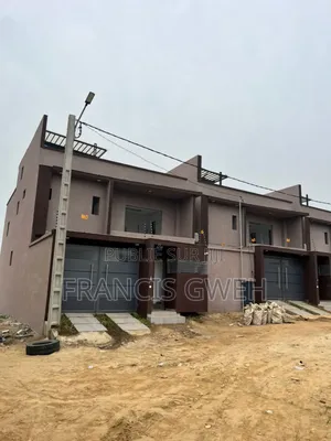 5chbre Duplex dans Francis Gweh, Cocody à Louer