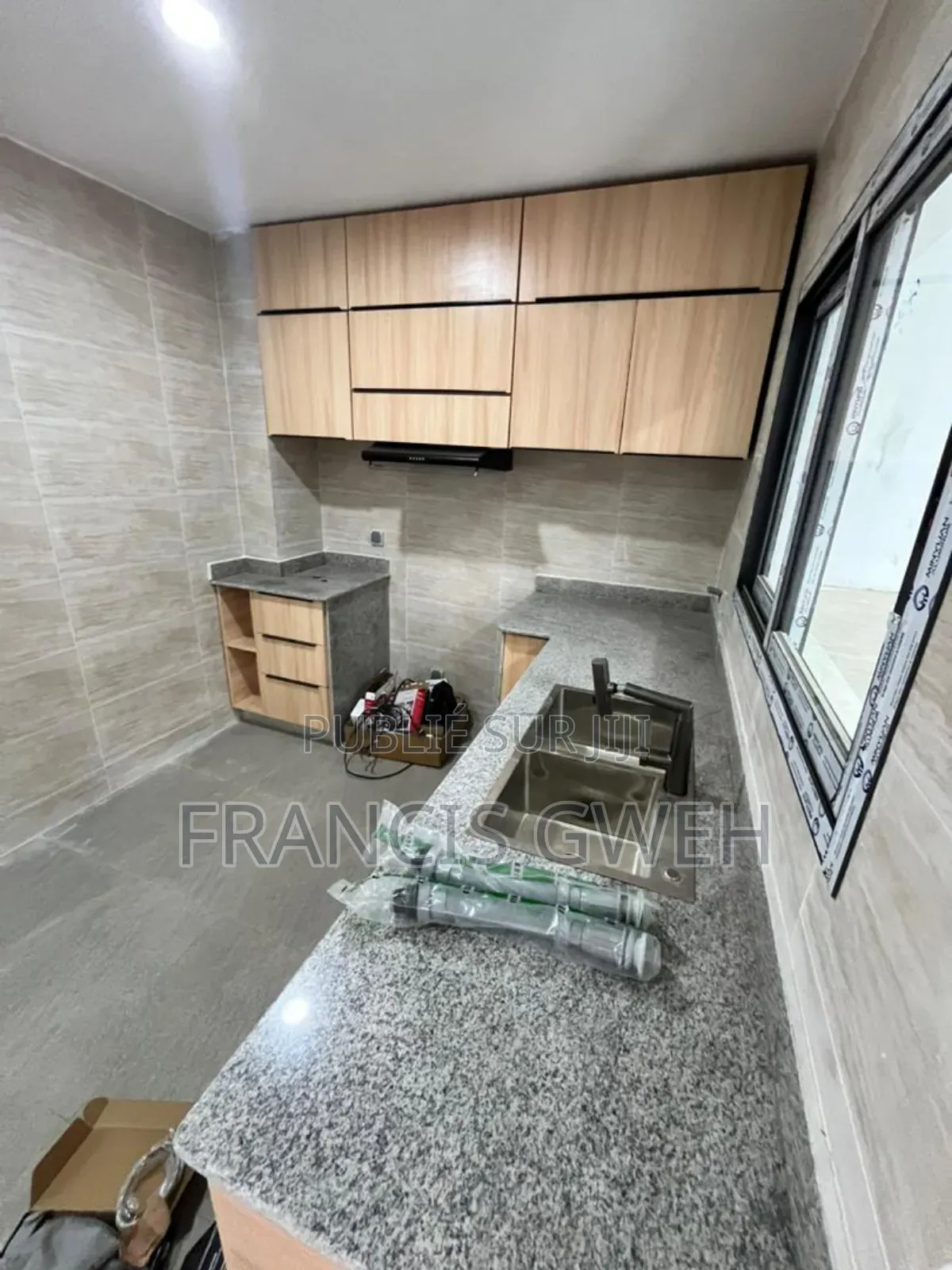 5chbre Duplex dans Francis Gweh, Cocody à Louer