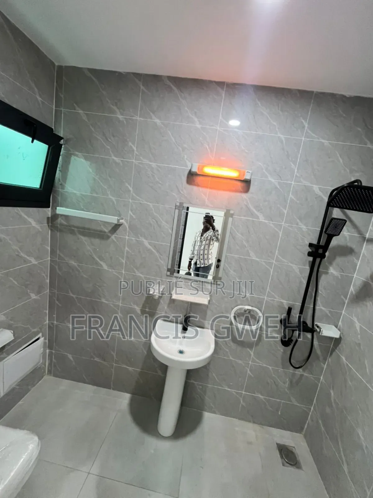 5chbre Duplex dans Francis Gweh, Cocody à Louer