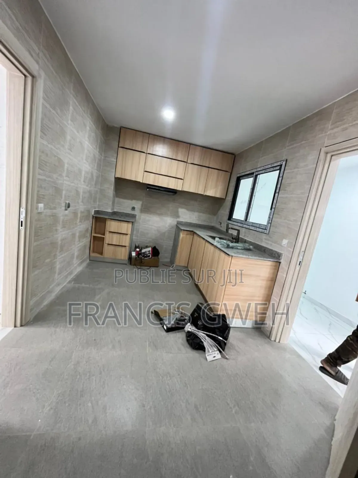 5chbre Duplex dans Francis Gweh, Cocody à Vendre