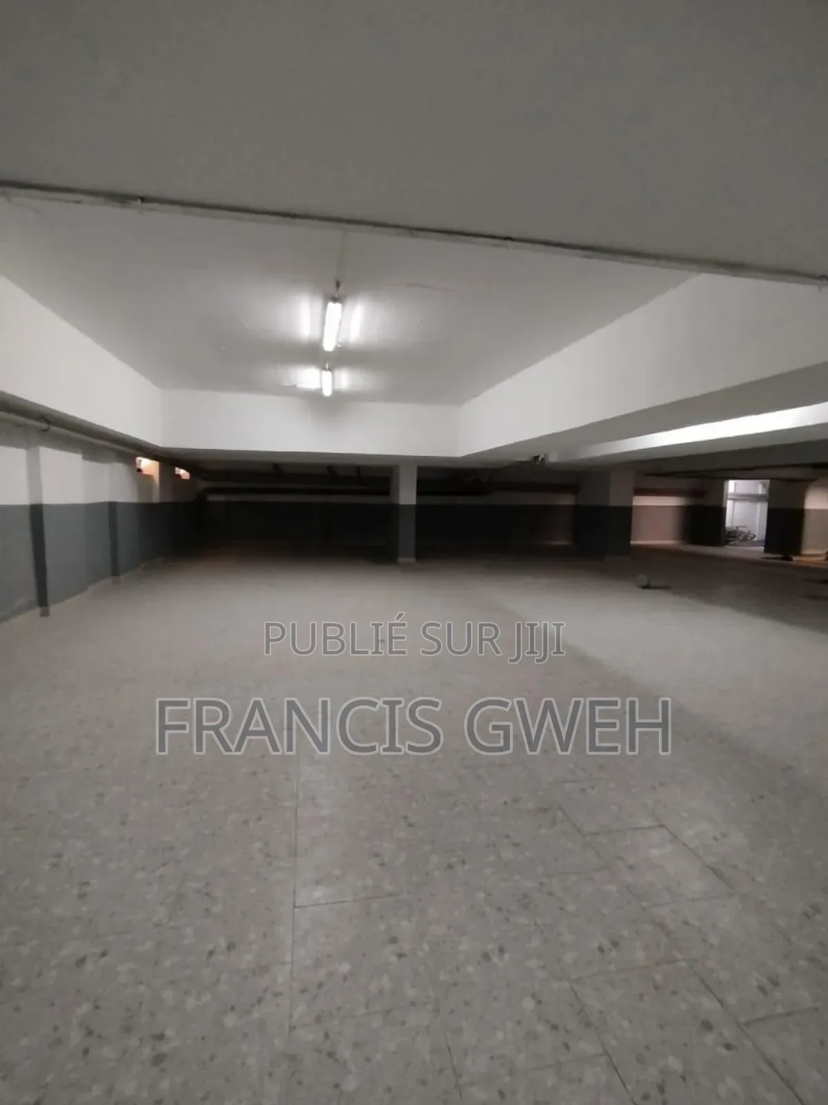 3chbre Appartement dans Francis Gweh, Cocody à Louer