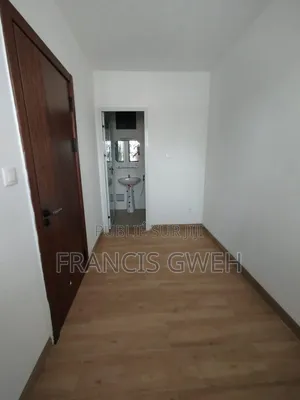 3chbre Appartement dans Francis Gweh, Cocody à Louer