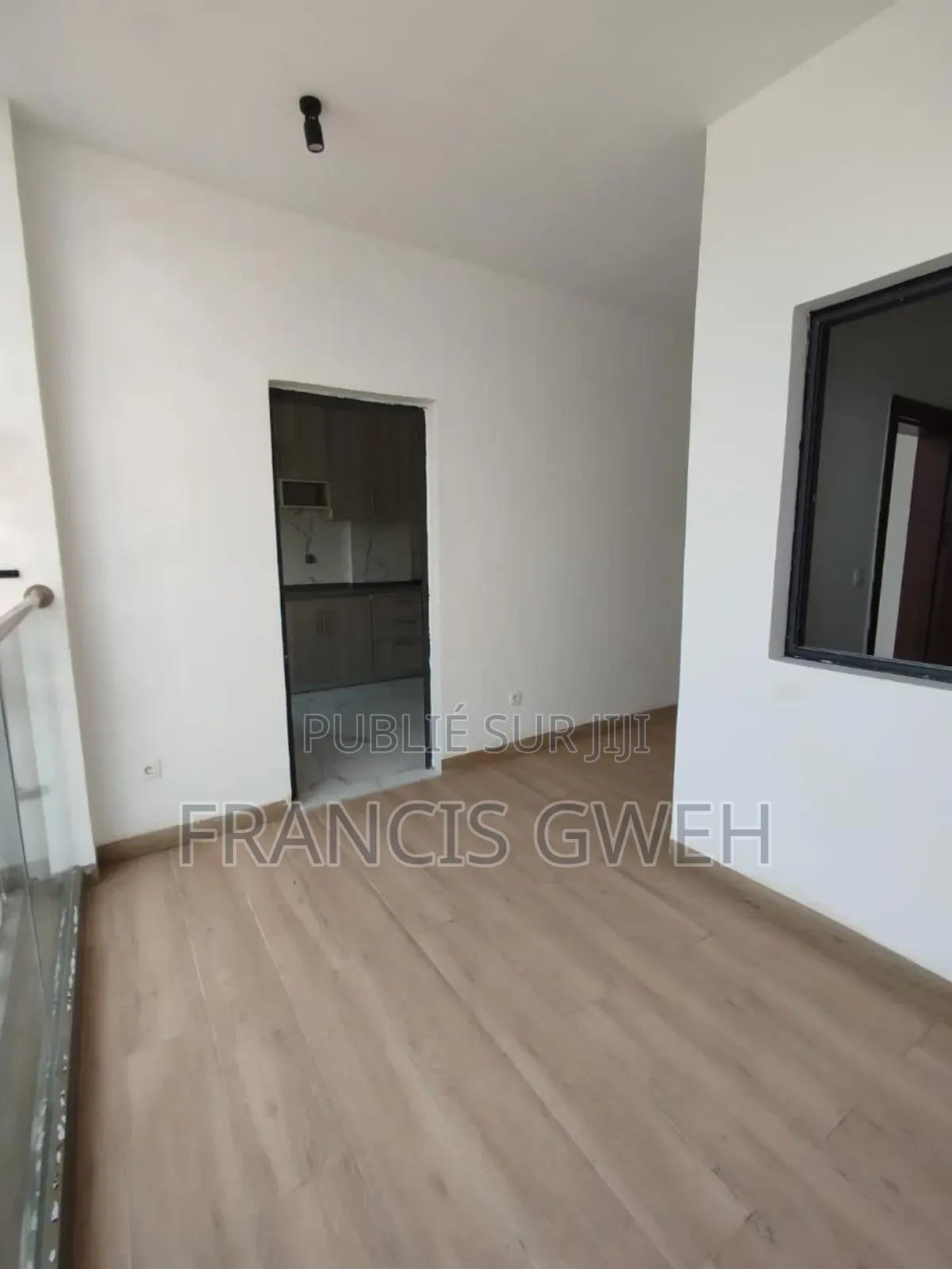 3chbre Appartement dans Francis Gweh, Cocody à Louer