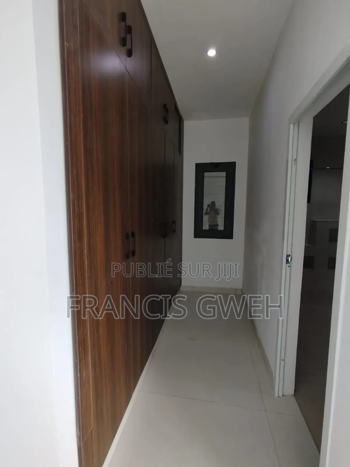 3chbre Appartement dans Francis Gweh, Cocody à Louer