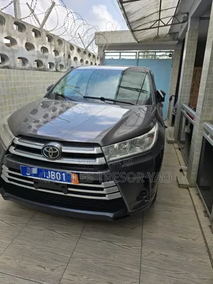 Toyota Highlander LE 4x2 (2.7L 4cyl 6A) 2018 Noir