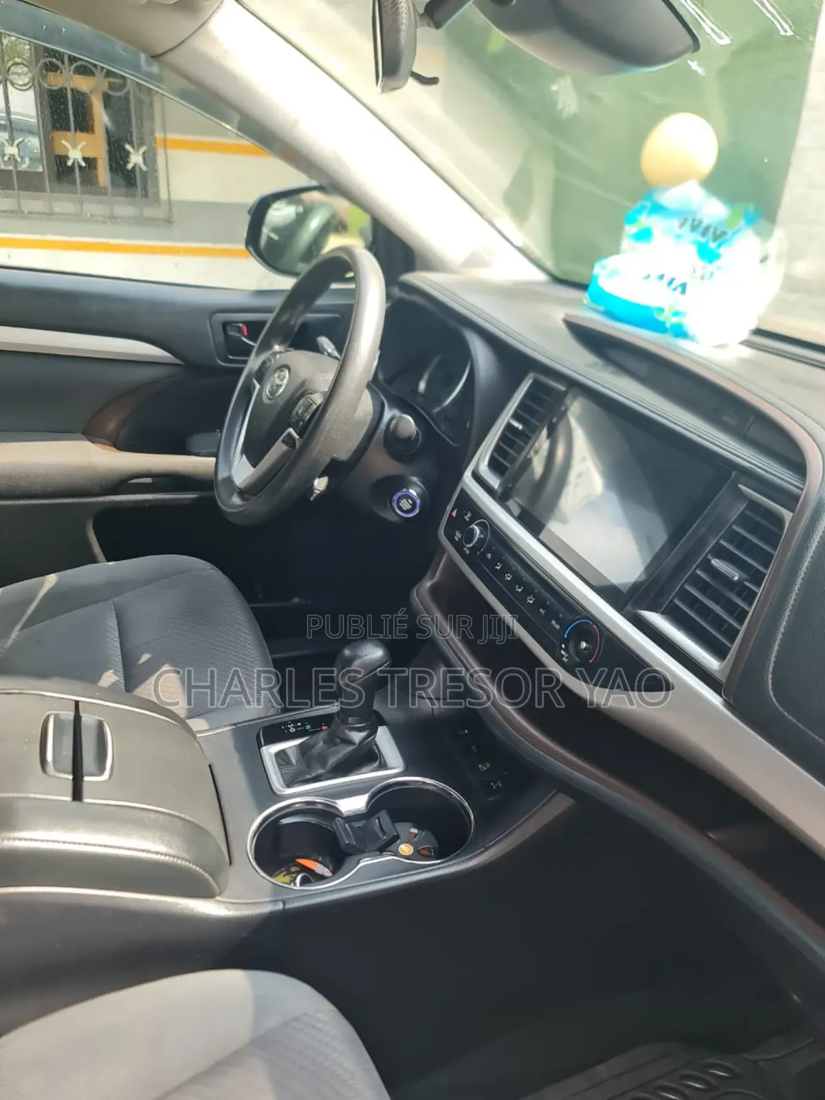 Toyota Highlander LE 4x2 (2.7L 4cyl 6A) 2018 Noir