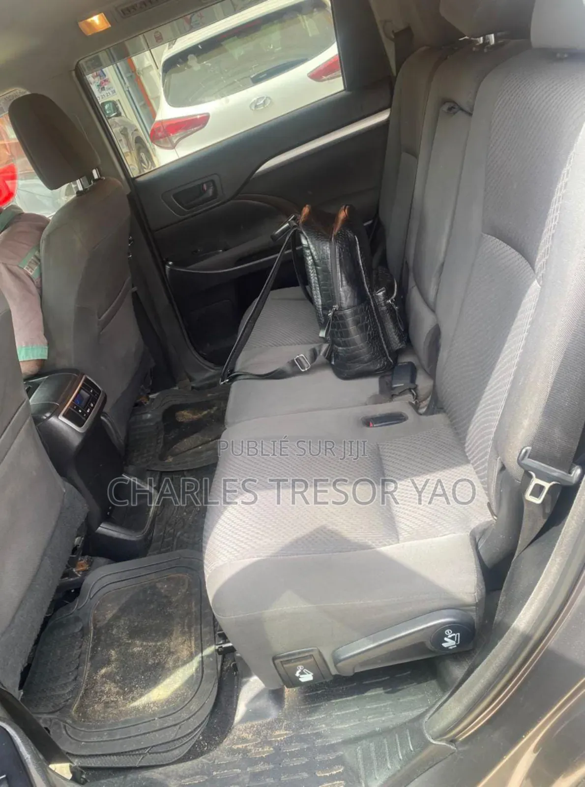 Toyota Highlander LE 4x2 (2.7L 4cyl 6A) 2018 Noir