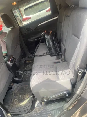 Toyota Highlander LE 4x2 (2.7L 4cyl 6A) 2018 Noir