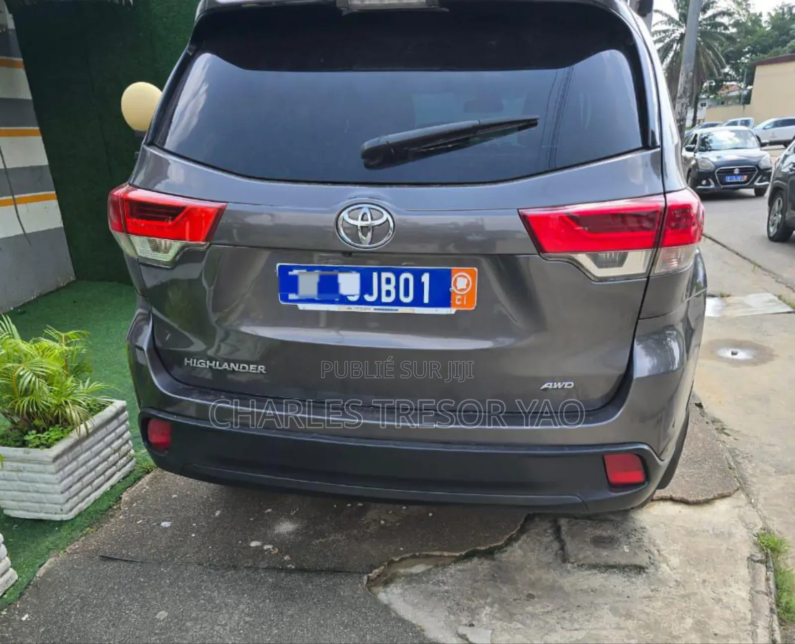 Toyota Highlander LE 4x2 (2.7L 4cyl 6A) 2018 Noir