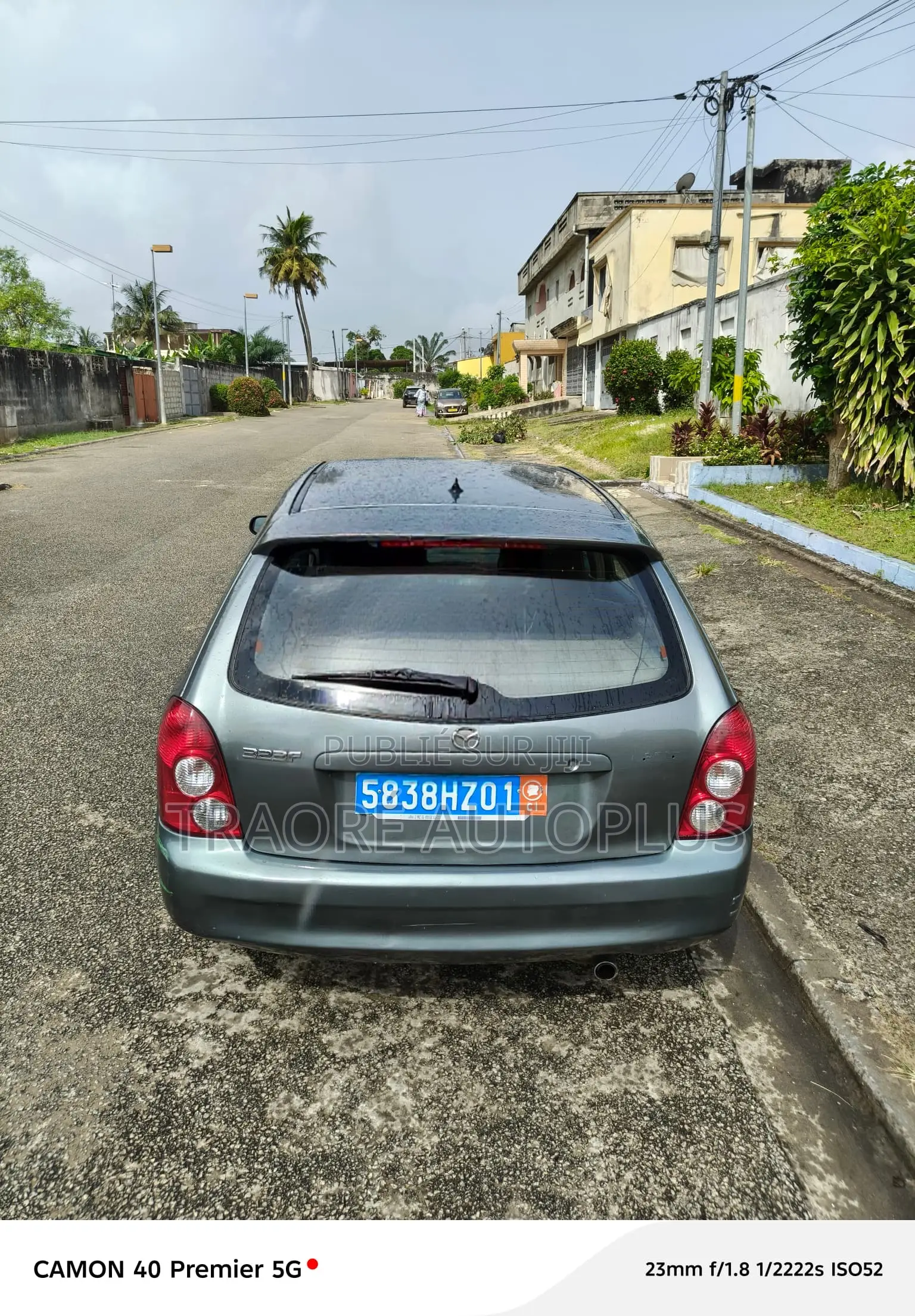 Mazda 323 1.6 2002 Gris