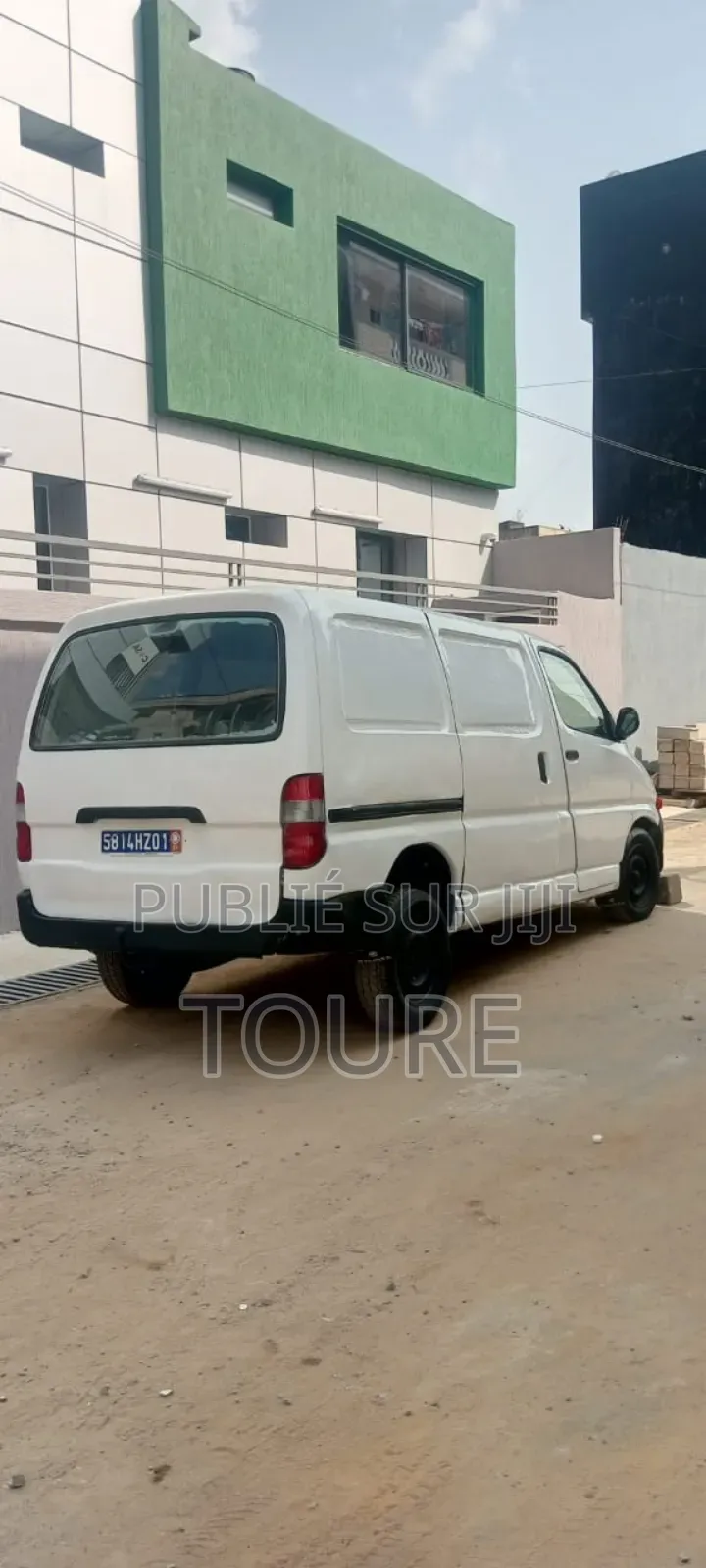 Toyota HiAce 2014 Blanc