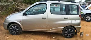 Toyota Yaris 1.5 2000 Beige