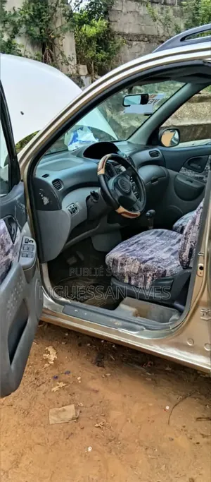 Toyota Yaris 1.5 2000 Beige