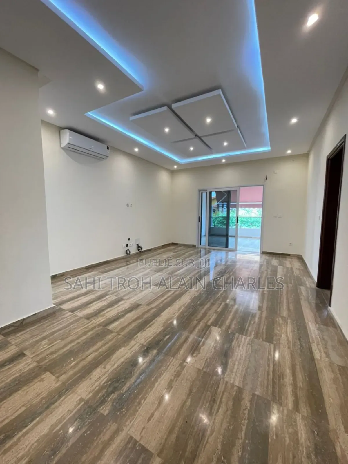 Une Somptueuse Villa Duplex De 7 Pièces Avec Une Piscine À Cocody