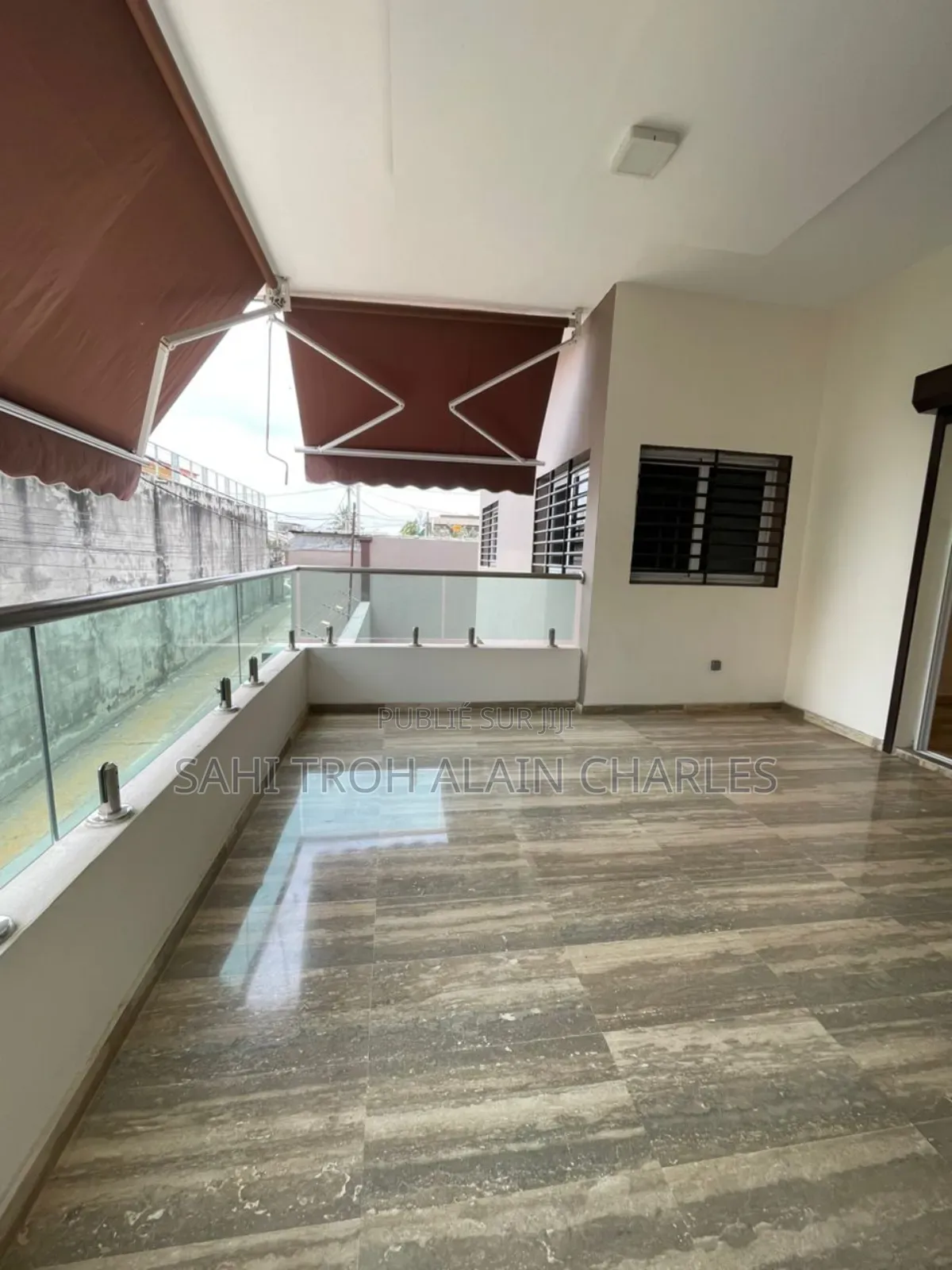 Une Somptueuse Villa Duplex De 7 Pièces Avec Une Piscine À Cocody