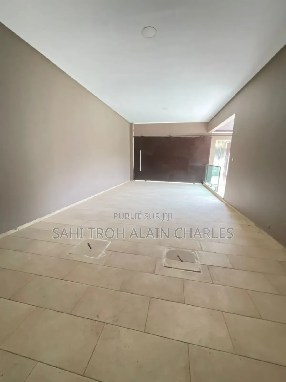 Une Somptueuse Villa Duplex De 7 Pièces Avec Une Piscine À Cocody