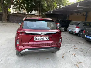 Nouveau Toyota Urban Cruiser 2024 Rouge