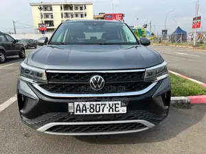 Volkswagen Taos SE 4MOTION 2024 Gris