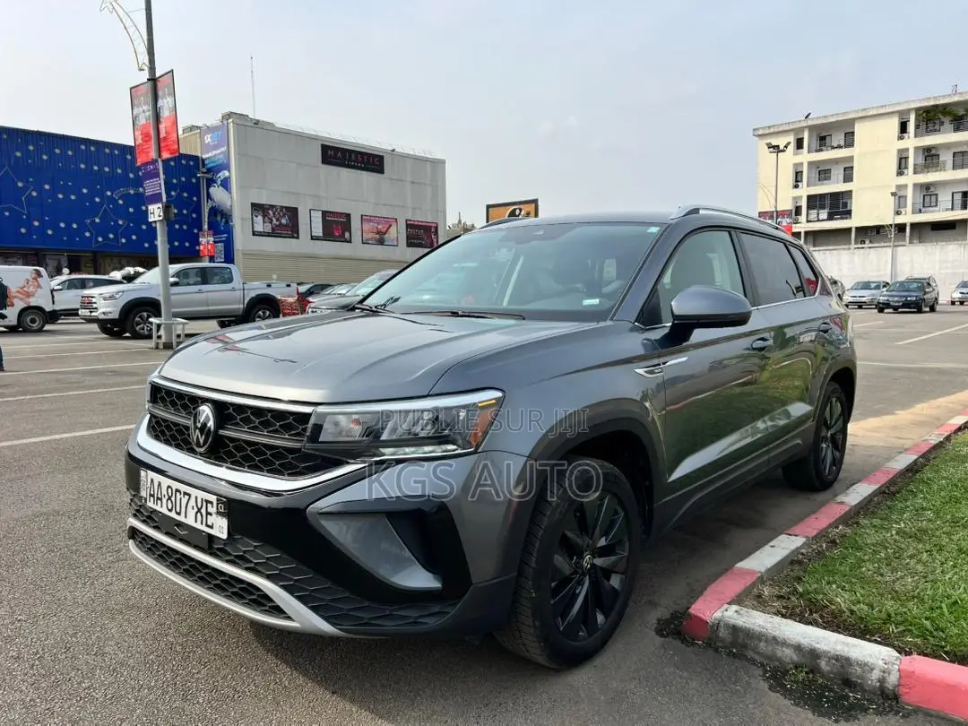 Volkswagen Taos SE 4MOTION 2024 Gris