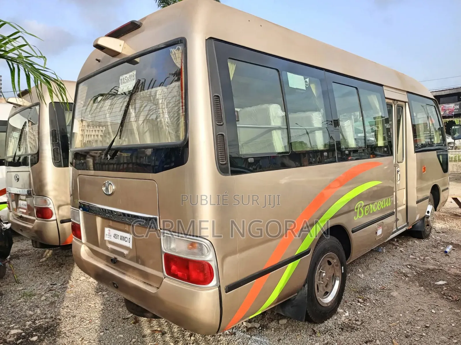 Nouveau Autobus 2025 Beige