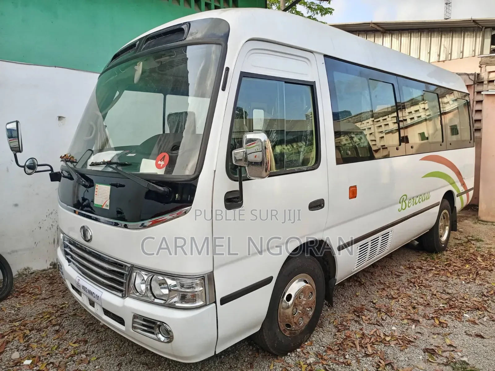 Nouveau Autobus 2025 Beige