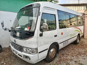 Nouveau Autobus 2025 Beige