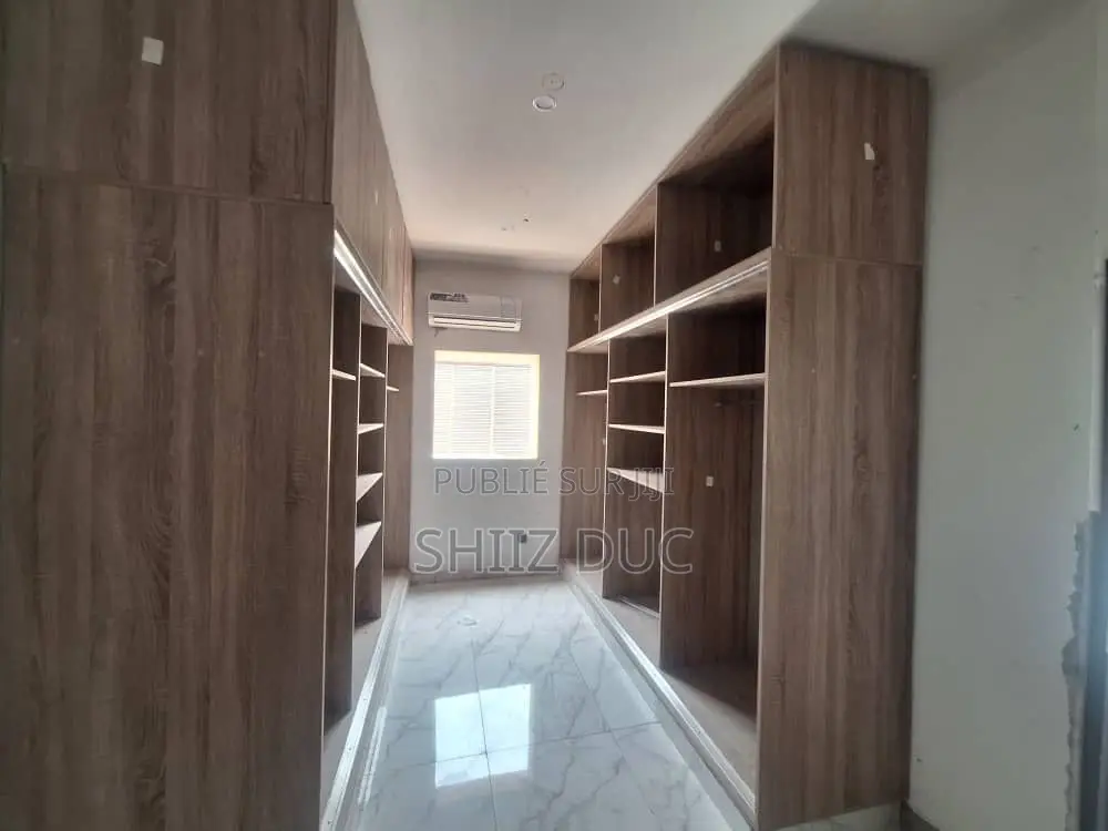 7chbre Appartement-terrasse dans Duc, Cocody à Louer